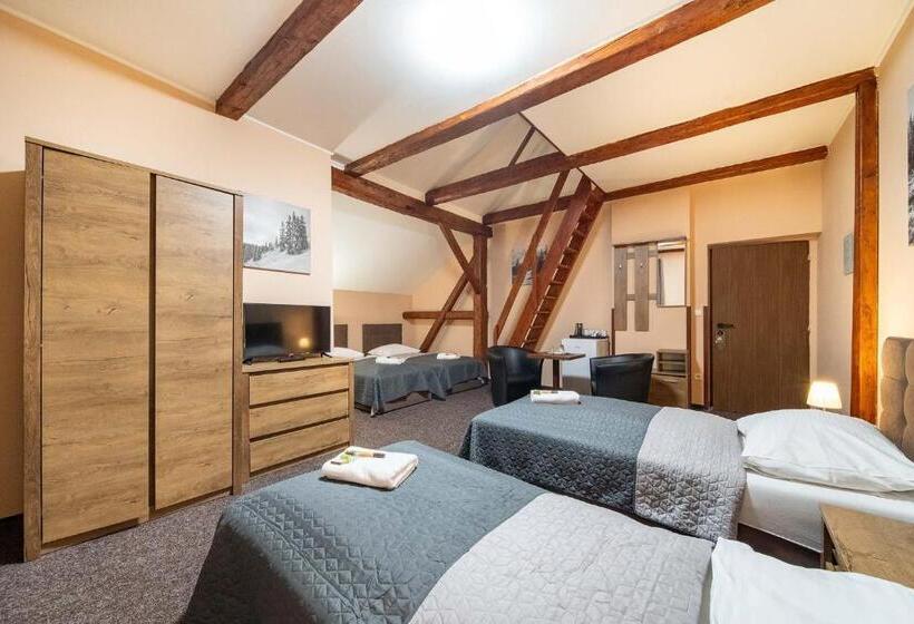 Laguna Hotel & Restaurant