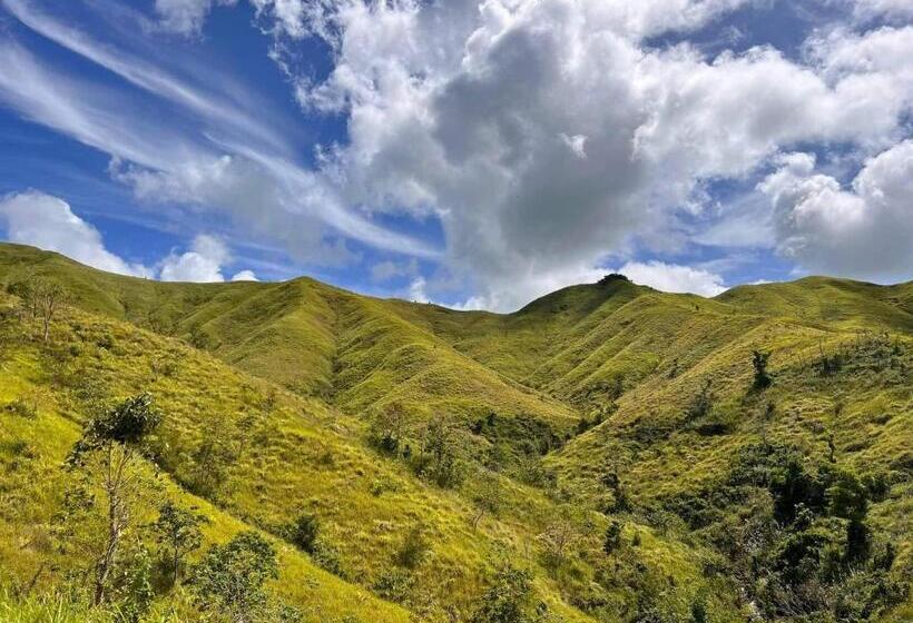 Lhoyjean Garden Hostel
