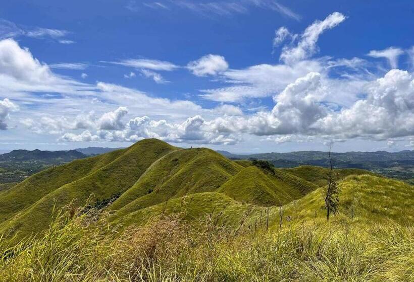 Lhoyjean Garden Hostel