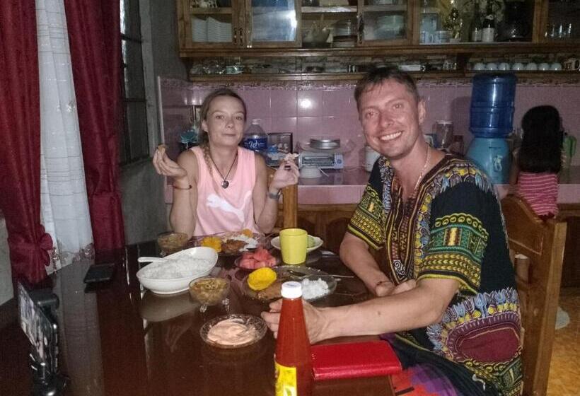 Lhoyjean Garden Hostel