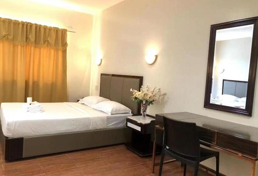 Meaco Royal Hotel  Aparri