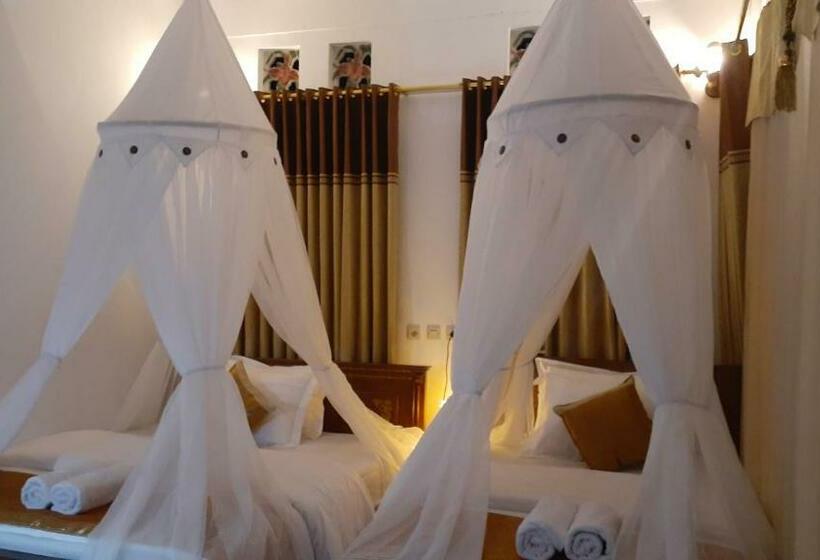 ペンション Bintang Bungalow Tour & Travel