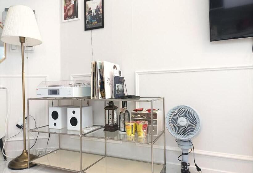 ペンション Blooming Guest House