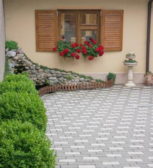 بنسيون Eszter Vendégház