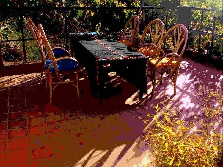 پانسیون Room In Guest Room   Gîte Tawada   Happy Valley   Room For 4 People