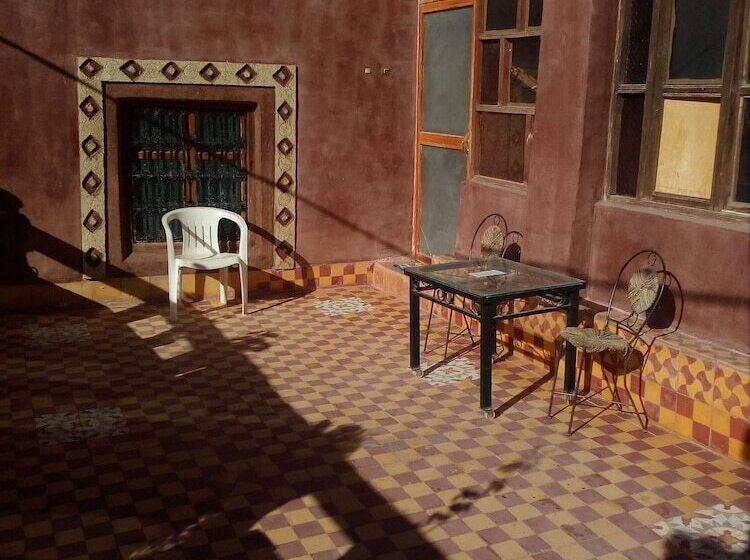 پانسیون Room In Guest Room   Gîte Tawada   Happy Valley   Room For 4 People