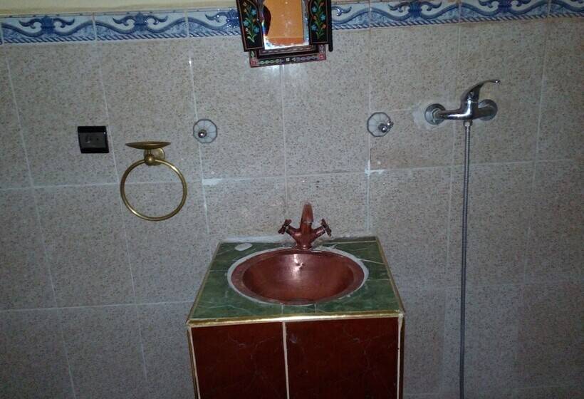 پانسیون Room In Guest Room   Gîte Tawada   Happy Valley   Room For 4 People