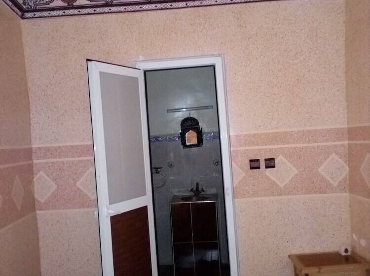 پانسیون Room In Guest Room   Gîte Tawada   Happy Valley   Room For 4 People