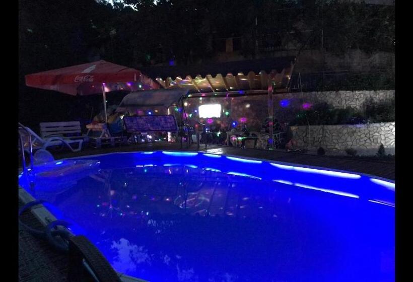 펜션 Guest House „ Mountain Rest“