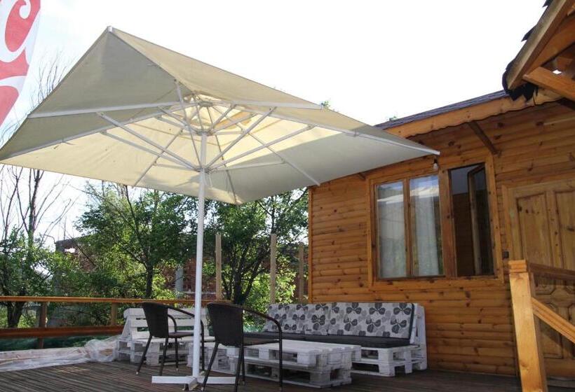 פנסיון Guest House „ Mountain Rest“