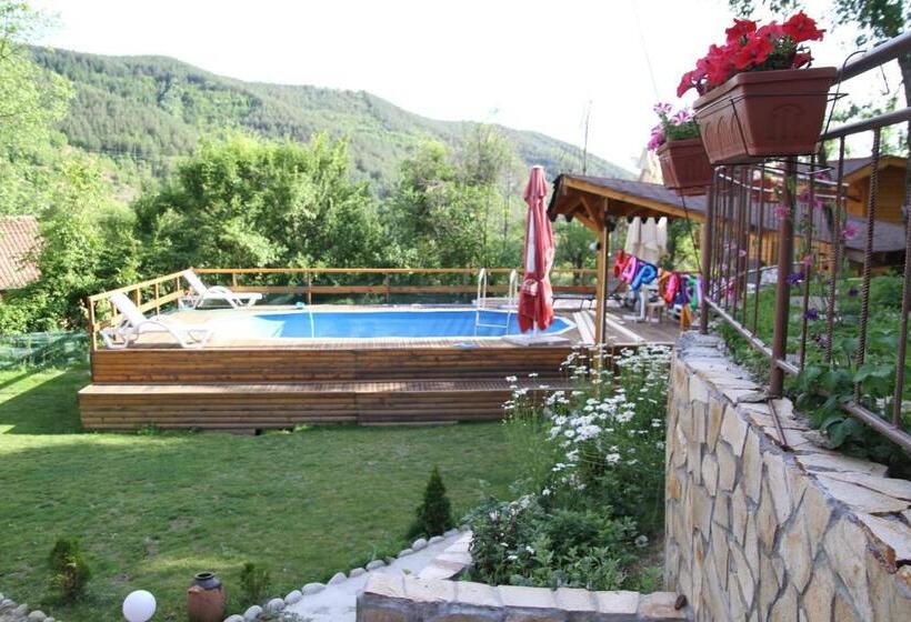 펜션 Guest House „ Mountain Rest“