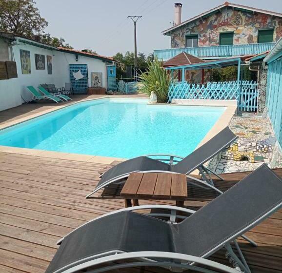 펜션 La Maison Mosaic Medoc   Gîtes