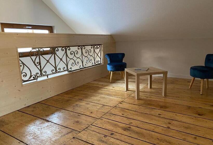 بنسيون L’aile Droite Du Château
