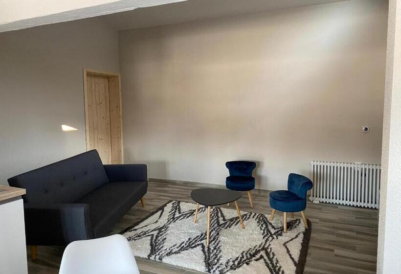 بنسيون L’aile Droite Du Château