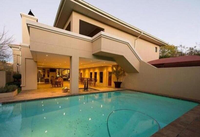 פנסיון Lazy Lizard Guesthouse