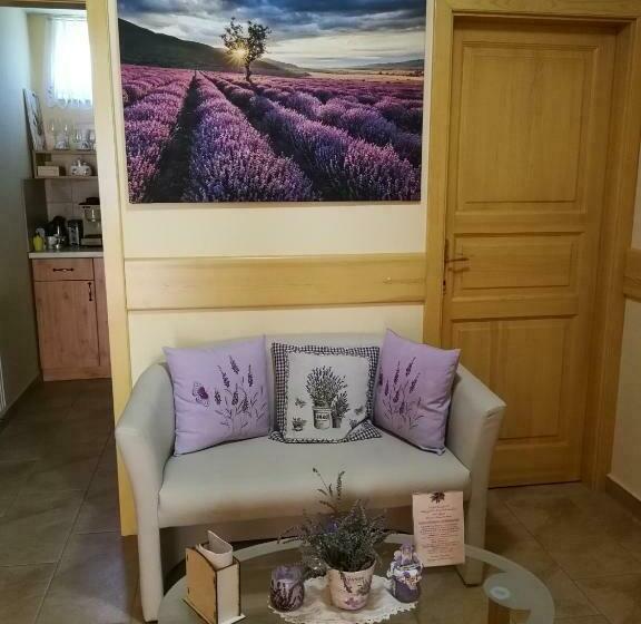 펜션 Levendulás Ház