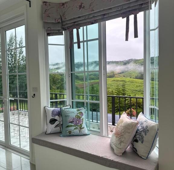 Пансион Misty English Cottage