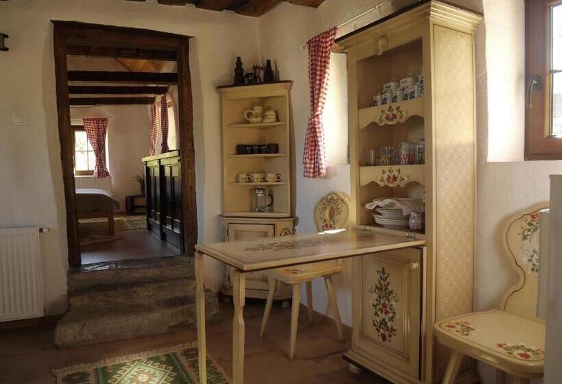 פנסיון Oma S Hutte