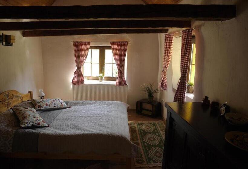 פנסיון Oma S Hutte