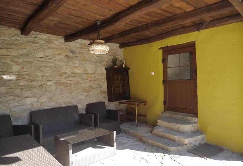 פנסיון Oma S Hutte