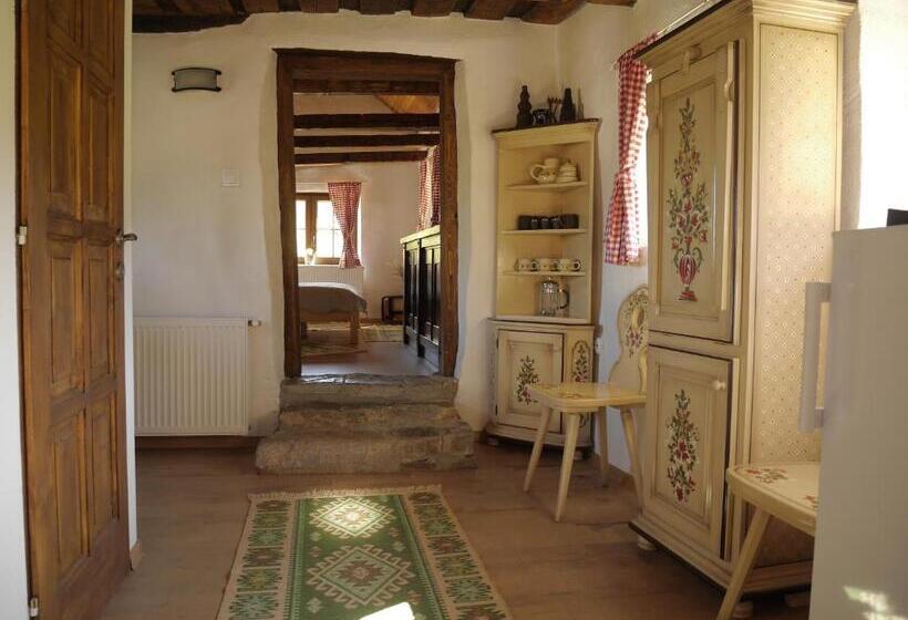 פנסיון Oma S Hutte