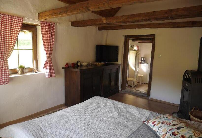 פנסיון Oma S Hutte