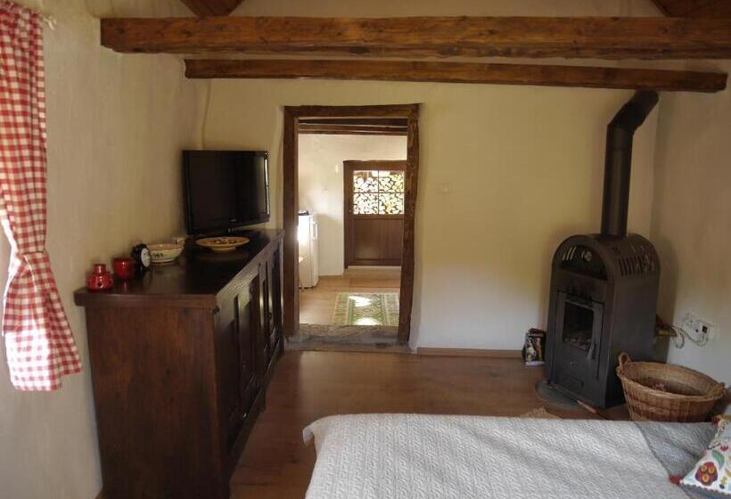 פנסיון Oma S Hutte