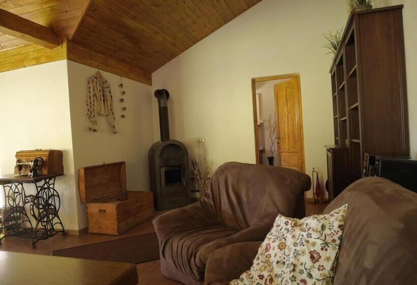 פנסיון Oma S Hutte