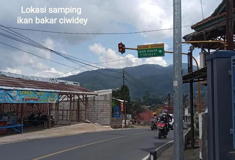 Пансион Penginapan Atau Kontrakan Rumah Ciwidey 1 Ruangan 2 Kasur Dewasa Kamar Mandi Dapur Dalam Sewa Harian