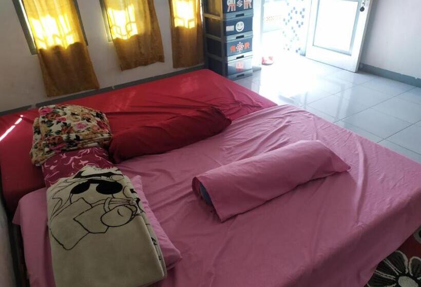 Пансион Penginapan Atau Kontrakan Rumah Ciwidey 1 Ruangan 2 Kasur Dewasa Kamar Mandi Dapur Dalam Sewa Harian