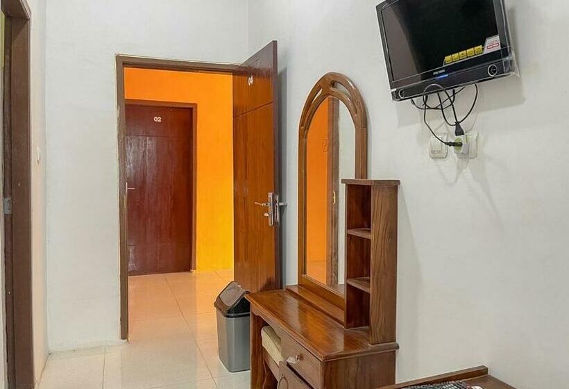 פנסיון Reddoorz @ Jalan Raya Kuta Lombok Mandalika