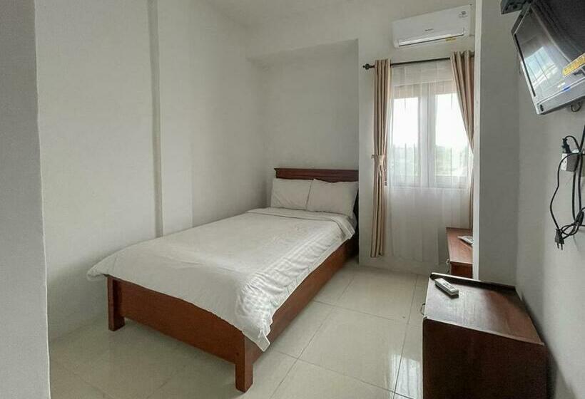 פנסיון Reddoorz @ Jalan Raya Kuta Lombok Mandalika