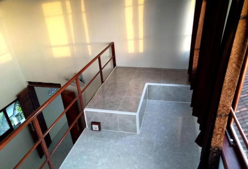 פנסיון Rikna Beach House