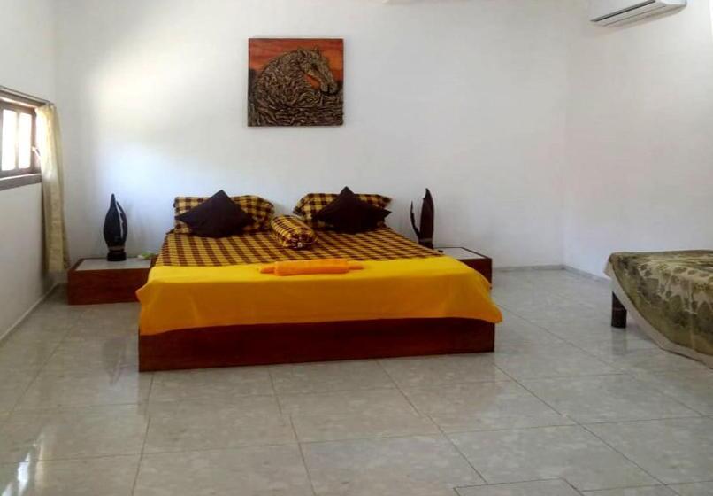 פנסיון Rikna Beach House