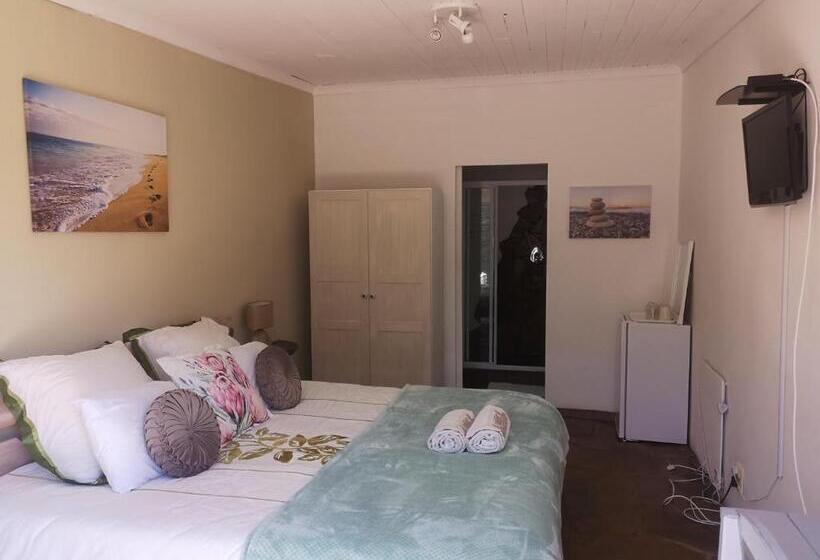 بنسيون Serenity Cove The Royal Jewel Room