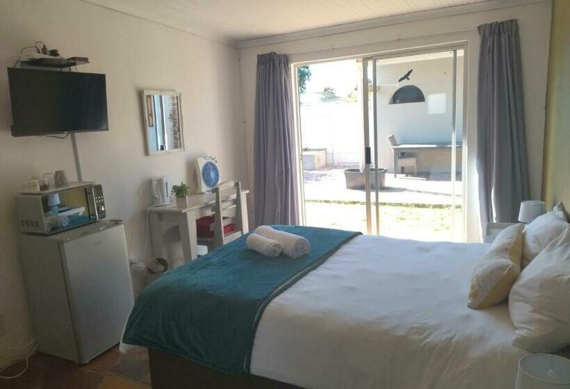 פנסיון Serenity Cove The Protea Room