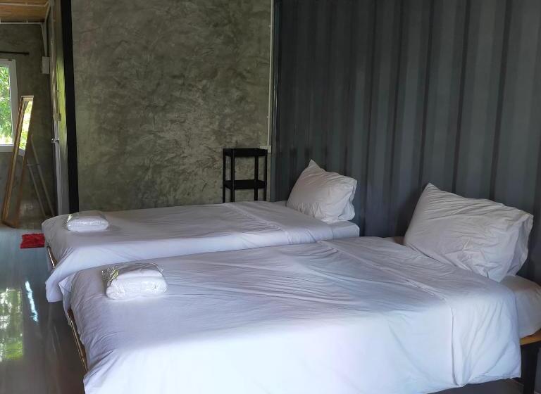 Пансион Smile Box Coffee & Resort