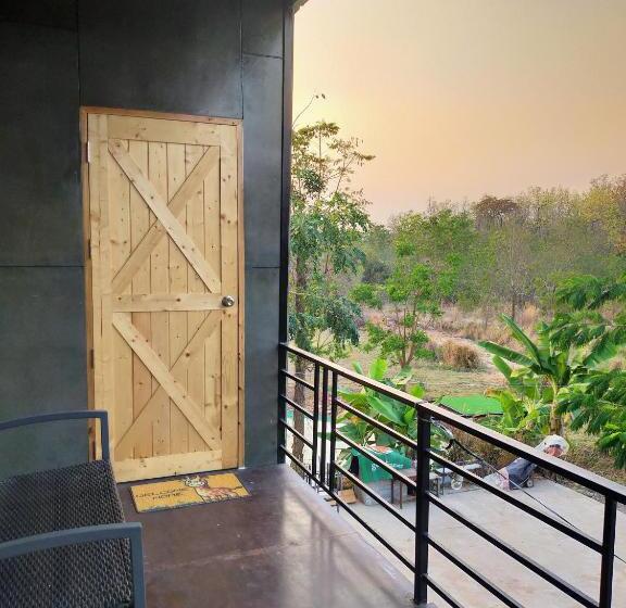 Пансион Smile Box Coffee & Resort