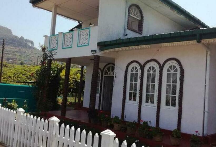 פנסיון The Kudaoya Guest And Bungalow