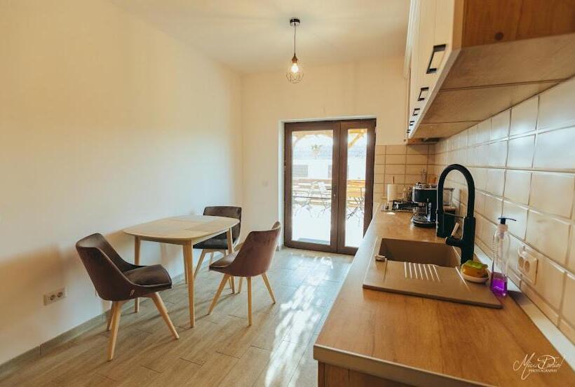 Pensiunea Căsuța Cu Stuf