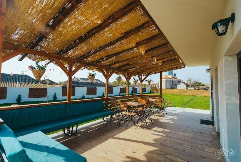 Pensiunea Căsuța Cu Stuf