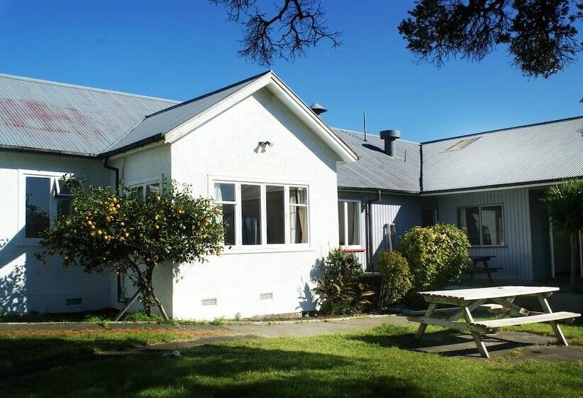 42b College House   Hostel