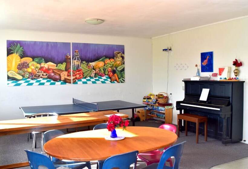 42b College House   Hostel