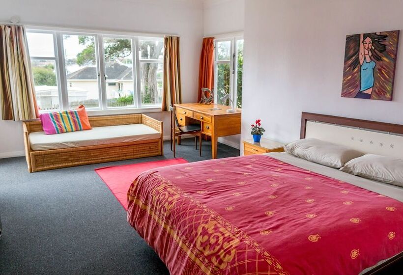42b College House   Hostel