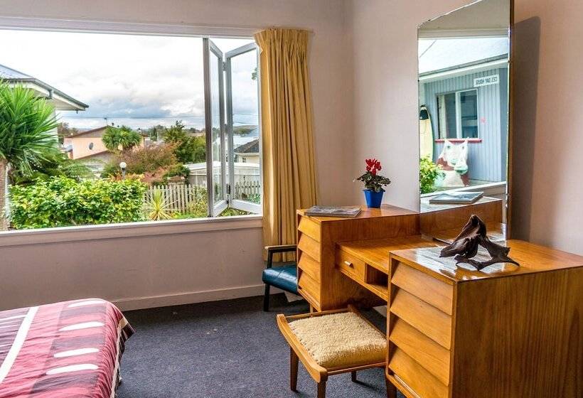 42b College House   Hostel