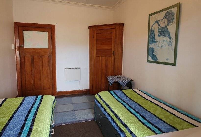 42b College House   Hostel