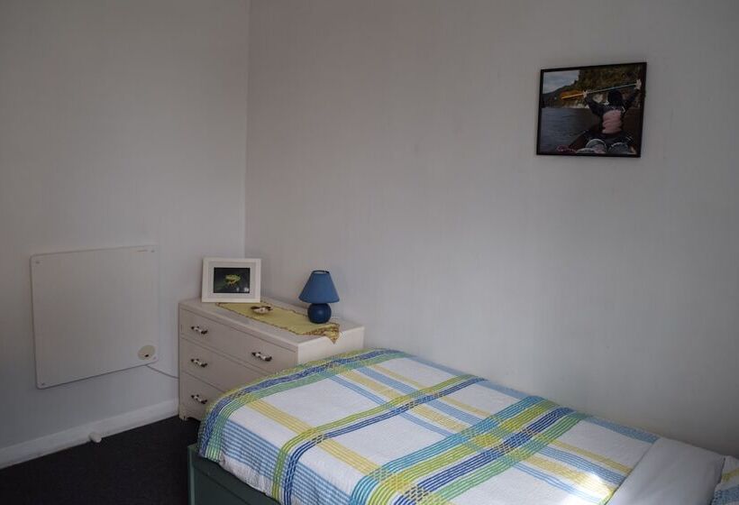 42b College House   Hostel