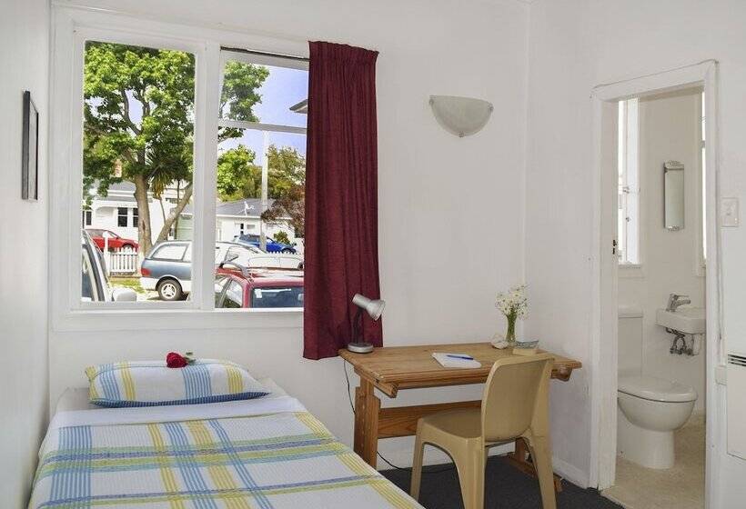 42b College House   Hostel