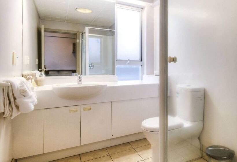 Absolute Lakeview Motel