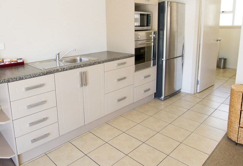 Absolute Lakeview Motel